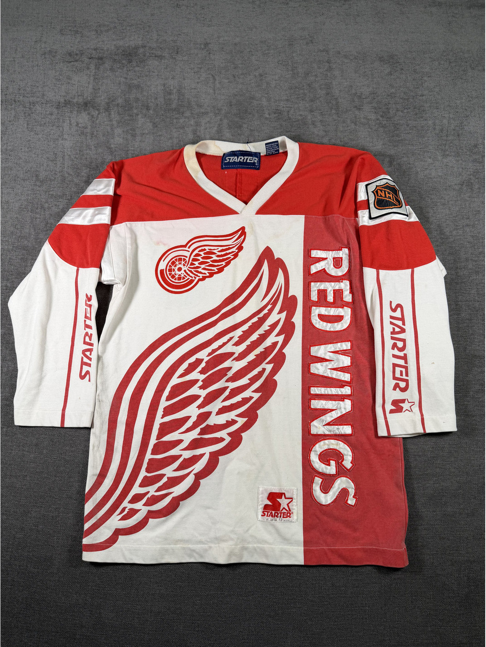 Vintage Starter Detroit Red Wings NHL Hockey Jersey, Size Medium